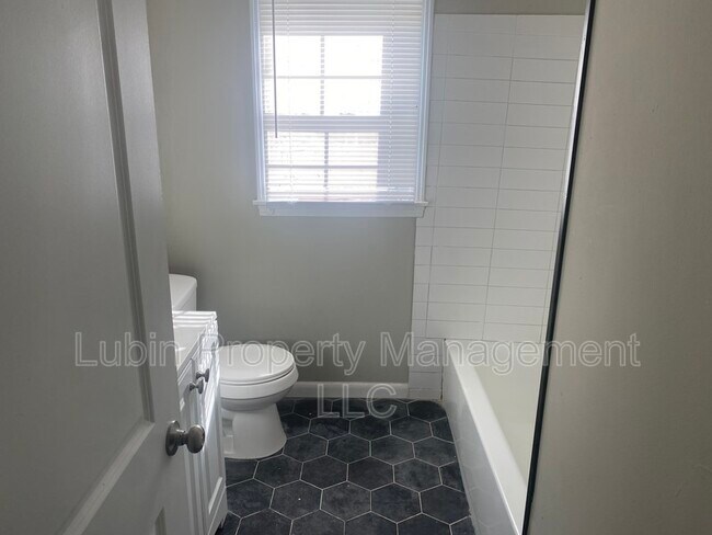 Foto del edificio - 741 Neptune St