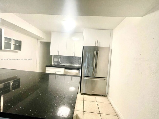 Building Photo - 332 Sunshine Dr