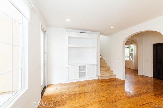 Building Photo - 72 Chantilly
