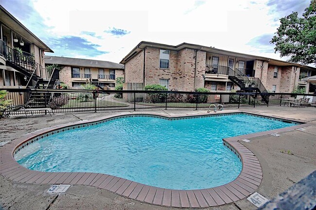 Foto del edificio - 5704 Edgemoor Dr