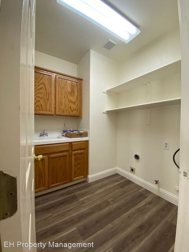 Building Photo - 4 br, 3 bath House - 1119 Klemeyer Cir