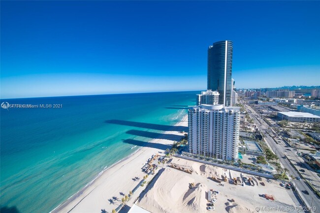 Foto del edificio - 18911 Collins Ave