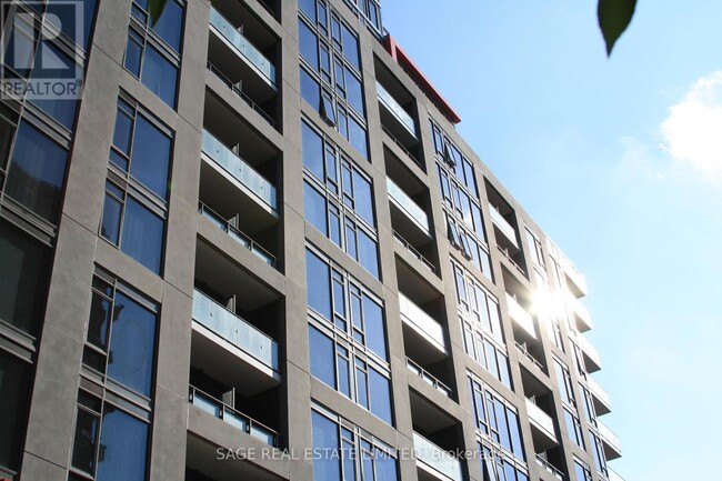Building Photo - 435 Richmond St W