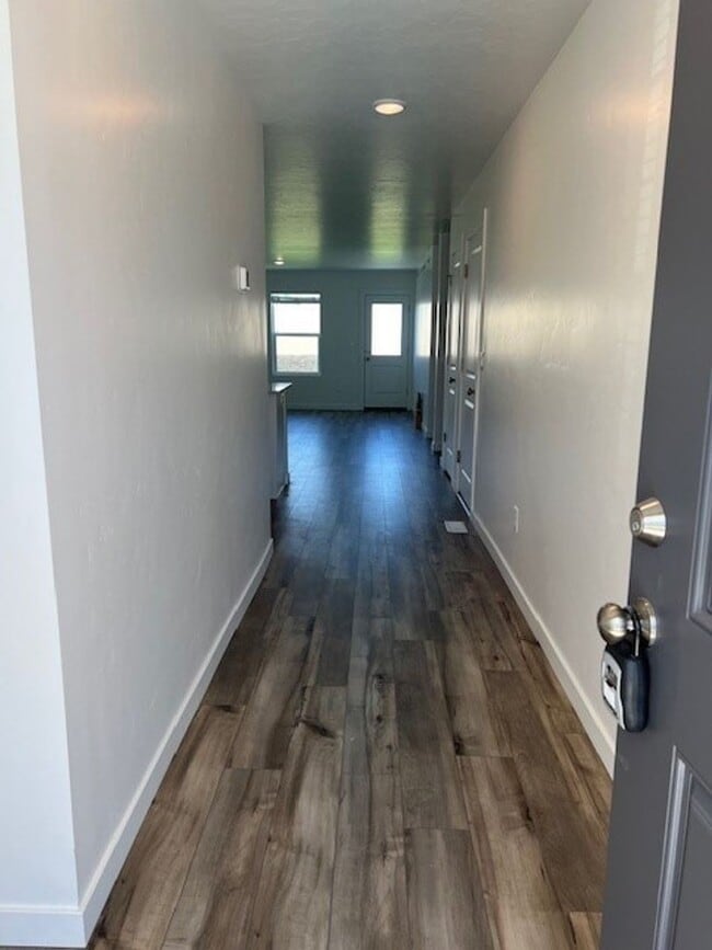Building Photo - New 4 bed 2.5 bath home in Caldwell, just ...