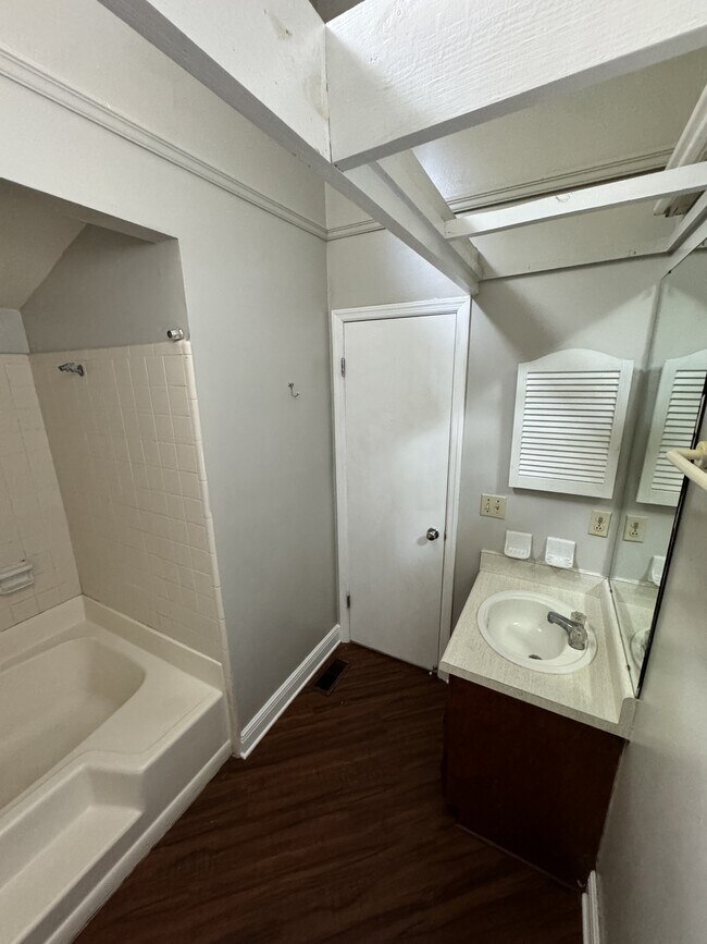 Building Photo - 1211 Stone Green Ct