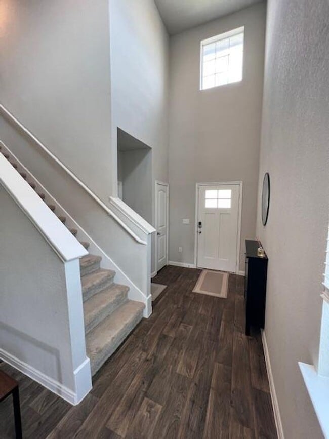 Building Photo - Cantarra Subdivision / Greenbelt / Single ...