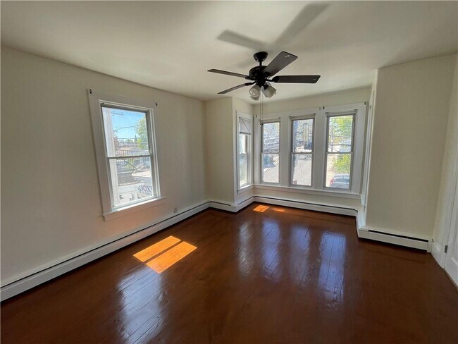 Foto del edificio - 124 East St