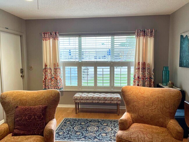 Foto del edificio - 3301 Loren Rd