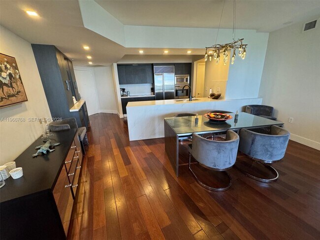 Building Photo - 400 Alton Rd