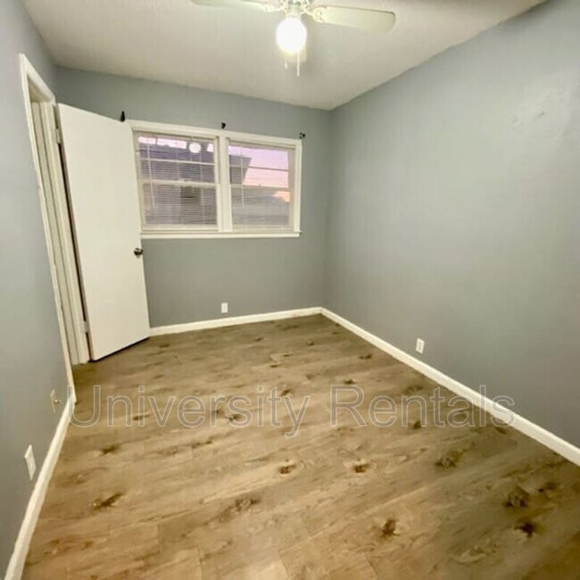 Foto del edificio - 1712 42nd St