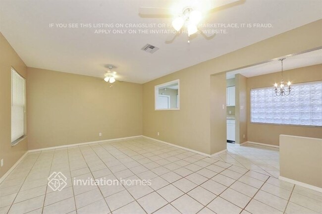 Building Photo - 2213 Boxwood Way