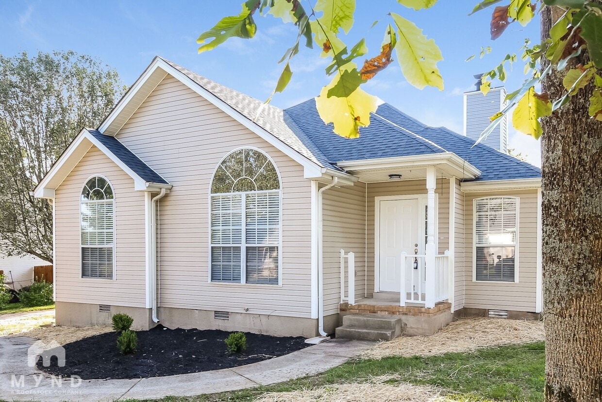 Primary Photo - 308 Pine Ridge Ln