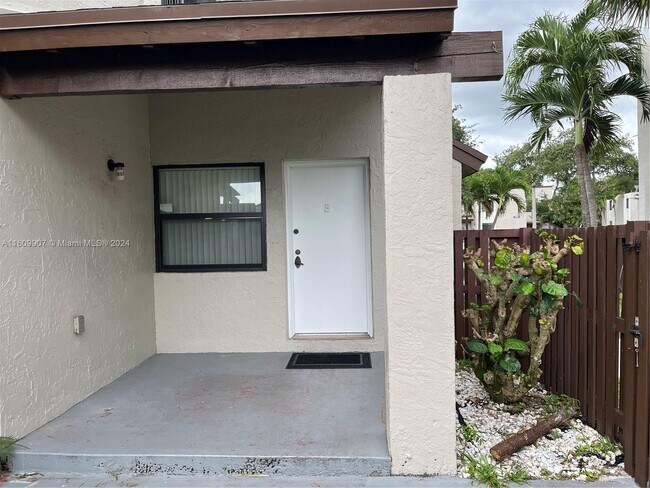 Building Photo - 10304 NW 9th St Cir