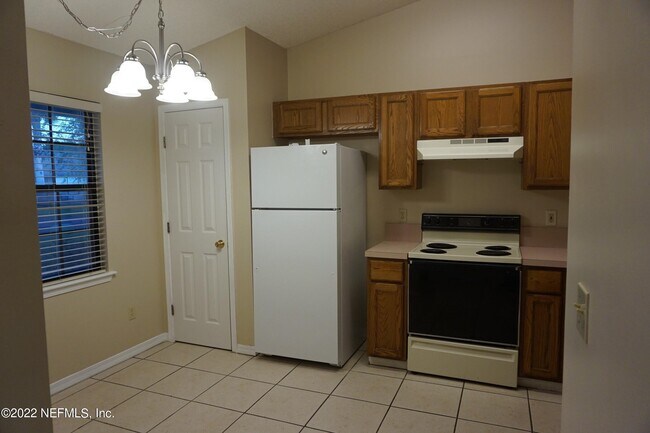 Building Photo - 7809 Allspice Cir E