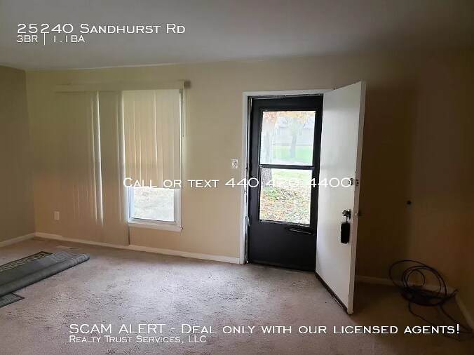 25240 Sandhurst Rd Bedford Heights, OH 44146 – photo 5