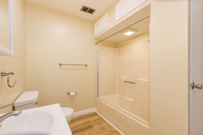 Building Photo - 4609 S Madison St