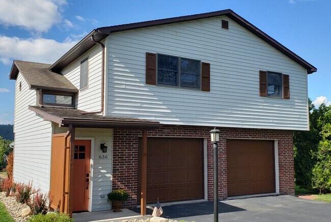 Foto del edificio - 636 W Center St