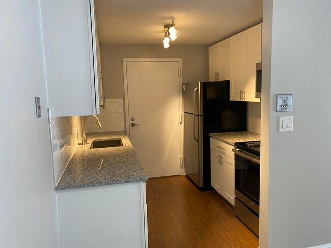 Building Photo - 1 Silver Hill Ln