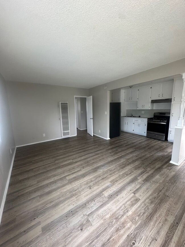 Interior Photo - 11736 S Vermont Ave.