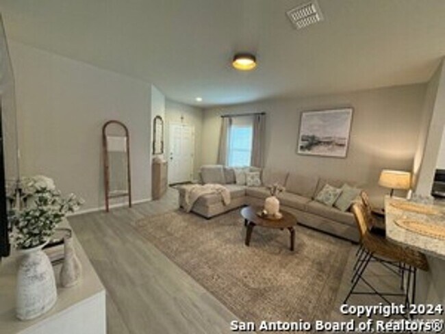 Foto del edificio - Lovely 3 Bedroom 2 Bath One Story Home.