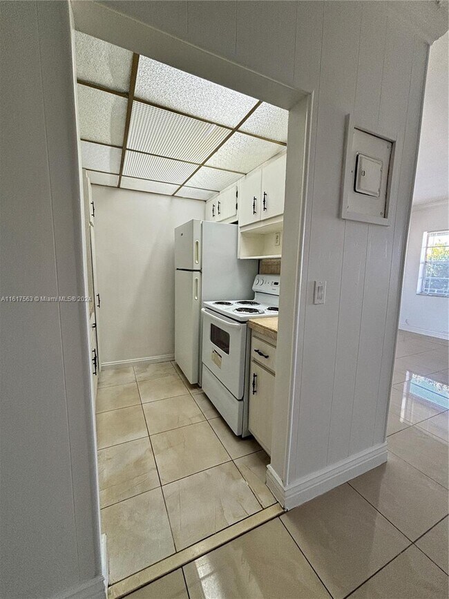 Foto del edificio - 230 SW 11th Ave