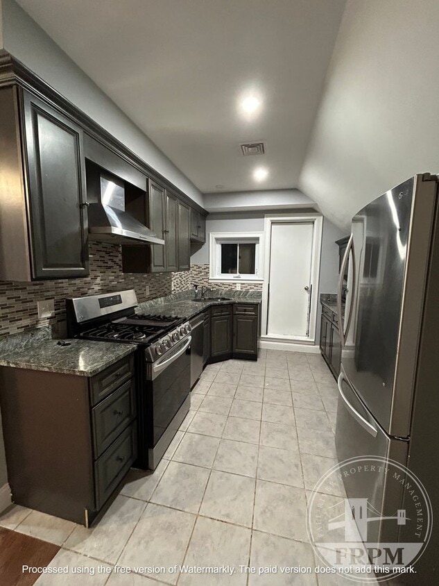 Photo - 176 Snell St