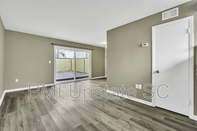 Foto del edificio - 3706 E North St