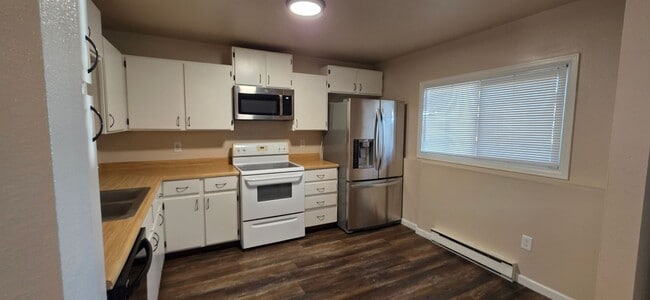 Foto del edificio - 4931 Green River St