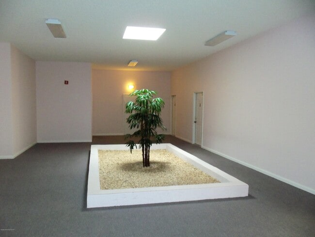 Foto del edificio - 750 S Orlando Ave