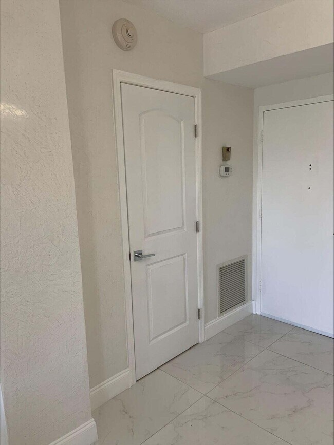Foto del edificio - 2840 S Ocean Blvd