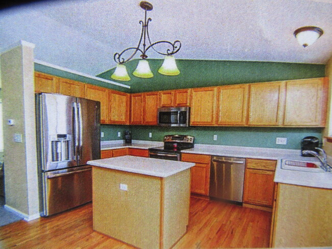 Building Photo - 17611 Hoyt Pl