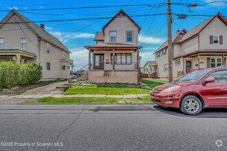 Building Photo - 1605 Bulwer St