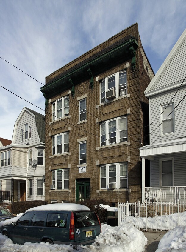 Building Photo - 240 Jewett Ave