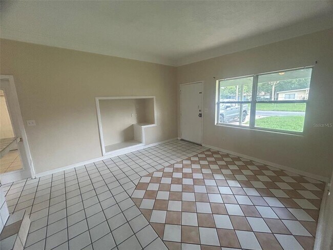 Foto del edificio - 127 Country Club Dr