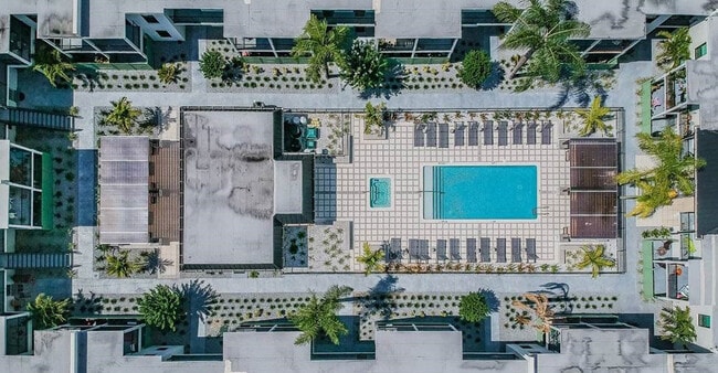 Photo - 115 S Lois Ave Apartment