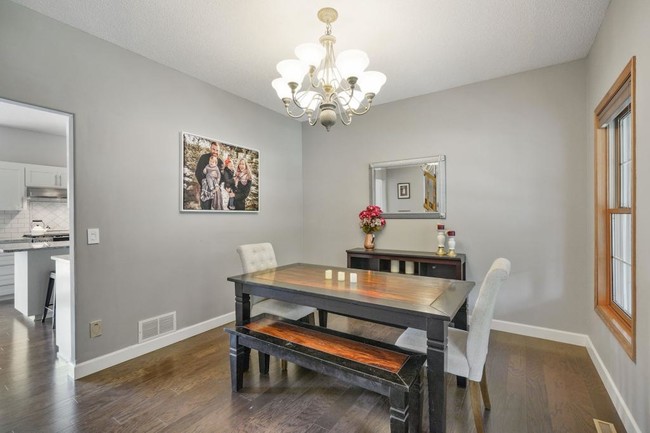 Foto del edificio - 14060 Hidden View Rd NE