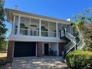 Building Photo - 2138 Airline Dr