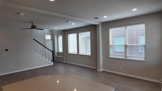 Foto del edificio - 2102 Dillon Pond Ln
