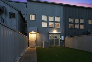 Building Photo - 706 Ruthven St