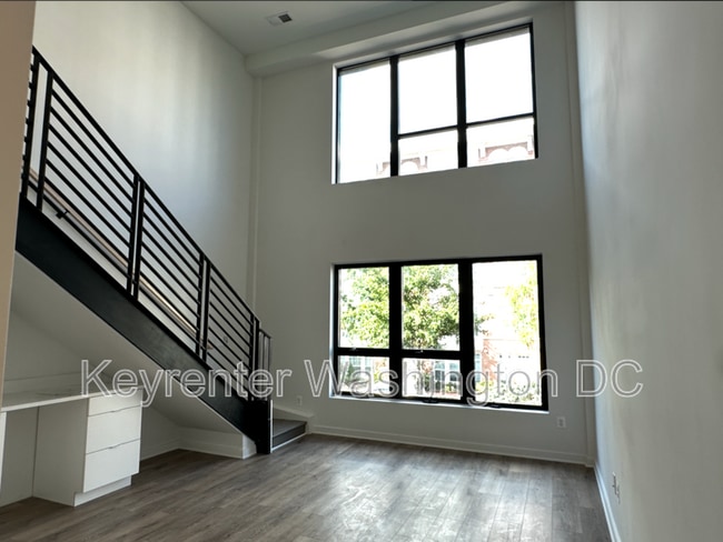 Building Photo - 1460 Belmont St NW