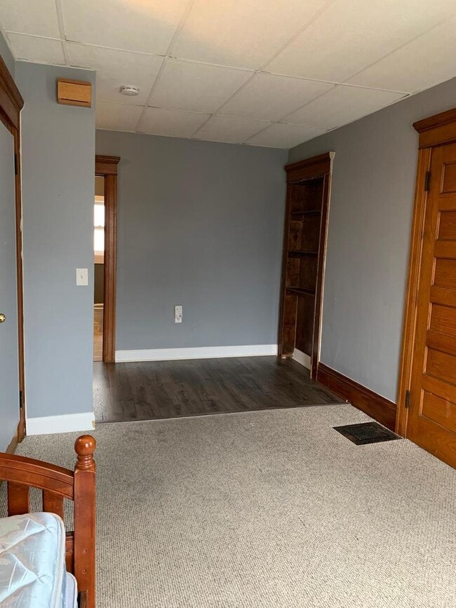 Building Photo - 355 W New York St