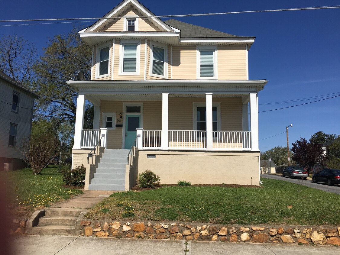 301 Fauquier St Unit A, Lynchburg, VA 24503 Apartments in Lynchburg