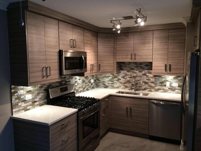 Foto del edificio - 10324 Ridgeland Ave