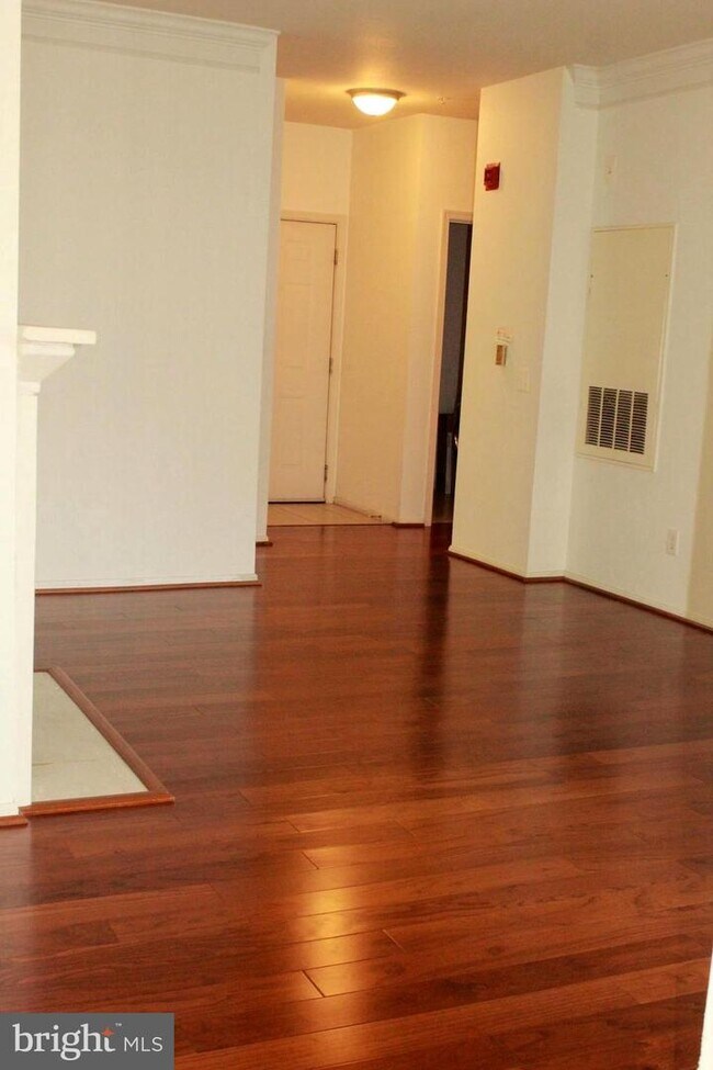 Foto del edificio - 1550 Spring Gate Dr.