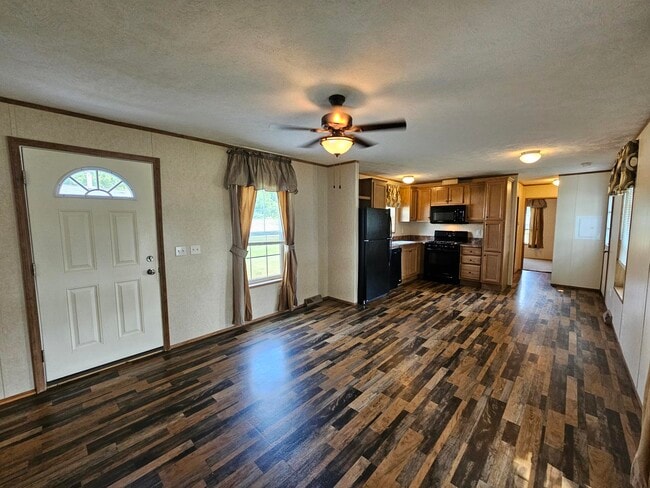 Building Photo - 236 Maverick Ln
