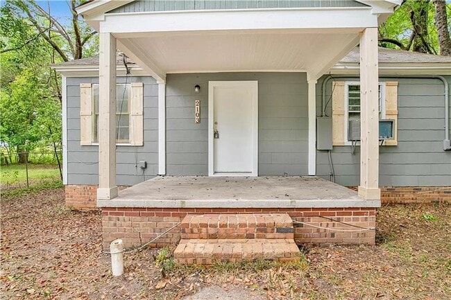 Building Photo - Newly Remodeled 2 Bedroom | 1 Bathroom