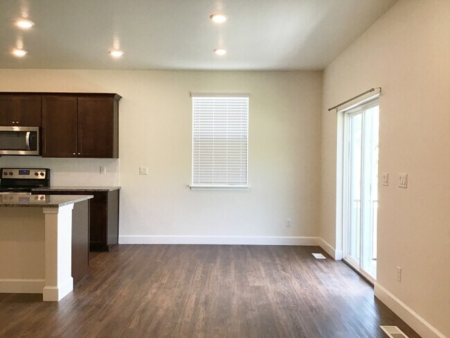Building Photo - 2997 E S Village Dr