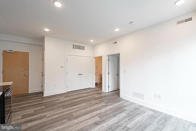 Building Photo - 1524 South St