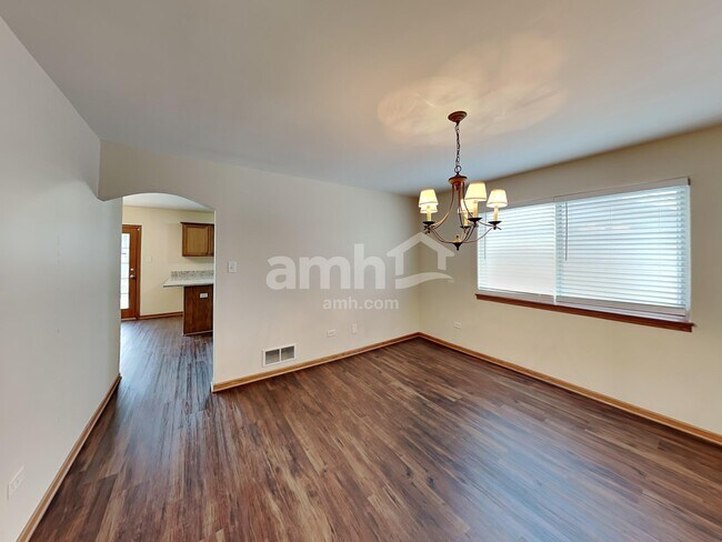 Foto del edificio - 902 Thorn Creek Dr