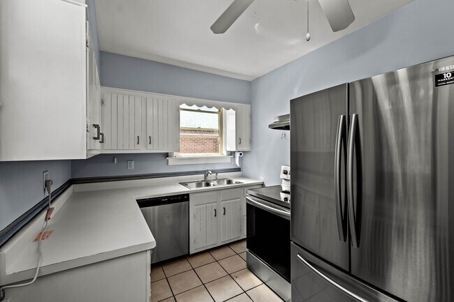 Building Photo - 3 Bedroom Mt. Lebanon Home!